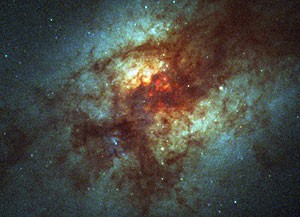 Hallan moléculas básicas para la vida en una galaxia a 250 millones de años luz