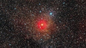Descubren estrella amarilla gigante que mide 1.300 veces el diámetro del Sol