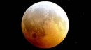 ¿Por qué la Luna no es una esfera perfecta?