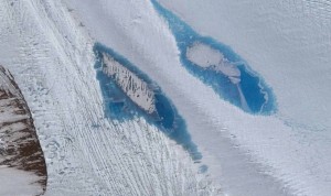 Bellos Lagos Azules Disparan las Alarmas del Desastre