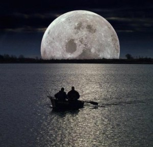 Hay muy poca Agua en la Luna