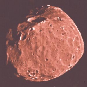 Una de las dos lunas de Marte parece ser porosa