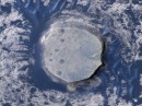 Marte oculta bajo su superficie extensas capas de hielo según la NASA